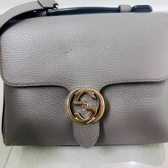 Interlocking Gucci Pebbled Leather Grey Crossbody Bag - Picture 3 of 17